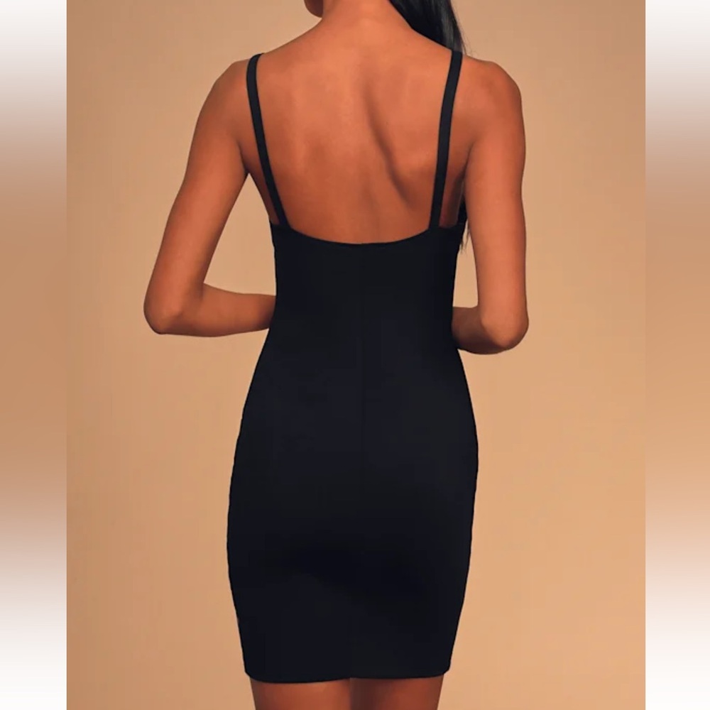 Lulu's Dress - Picture 2 of 9